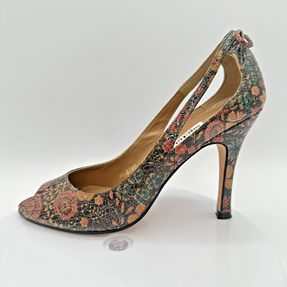 Sacha London Floral Embossed Leather Peep Toe Heels Womens 6.5 Preppy Minimalist - Picture 1 of 11